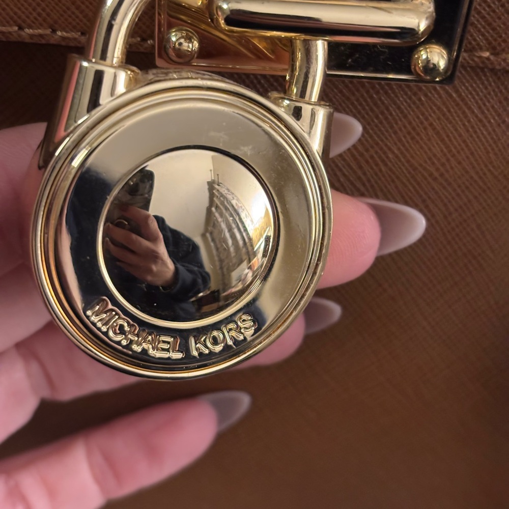 Michael Kors Tan Large Leather Purse - Picture 5 of 12
